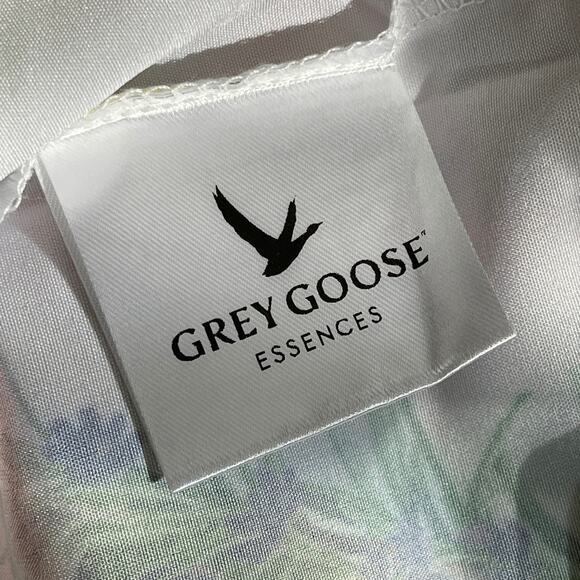 GREY GOOSE Vodka Essences Tropical Print Promotional Shirt Size Small NWOT - Picture 6 of 6